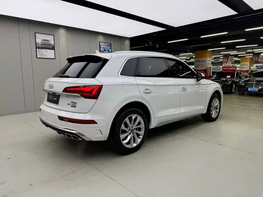 Audi Q5L 2022 — фото 6