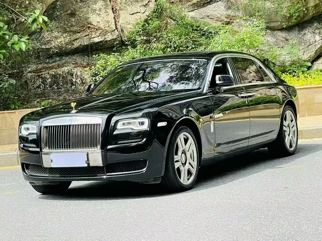 Rolls-Royce Ghost 2015 — фото 1