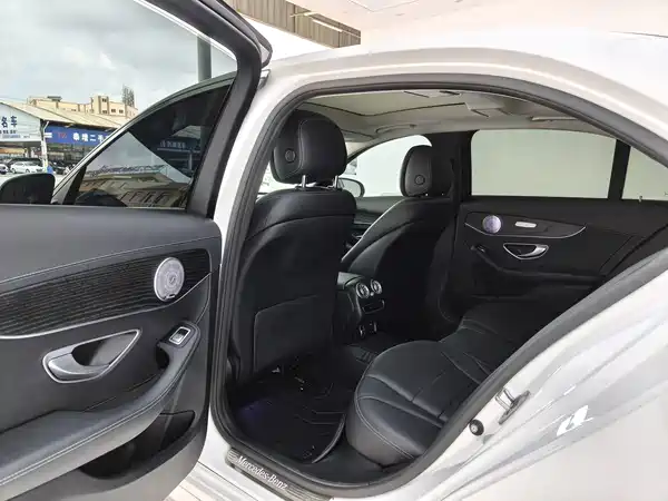 Mercedes-Benz C-Class 2021