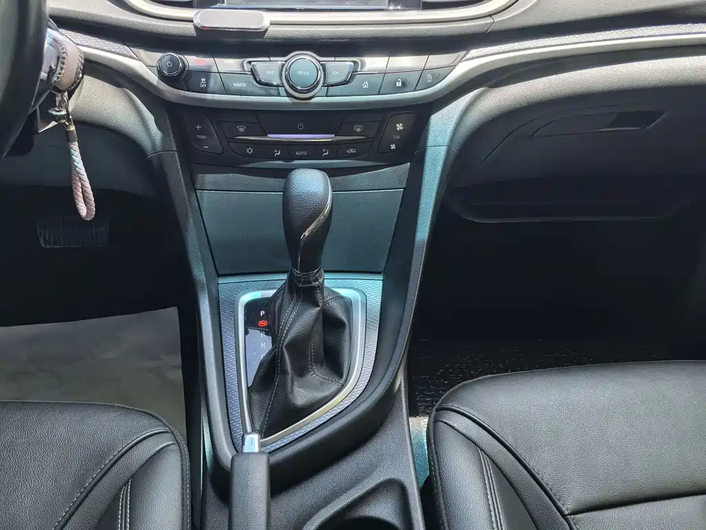 Buick Excelle GT 2020 — фото 11