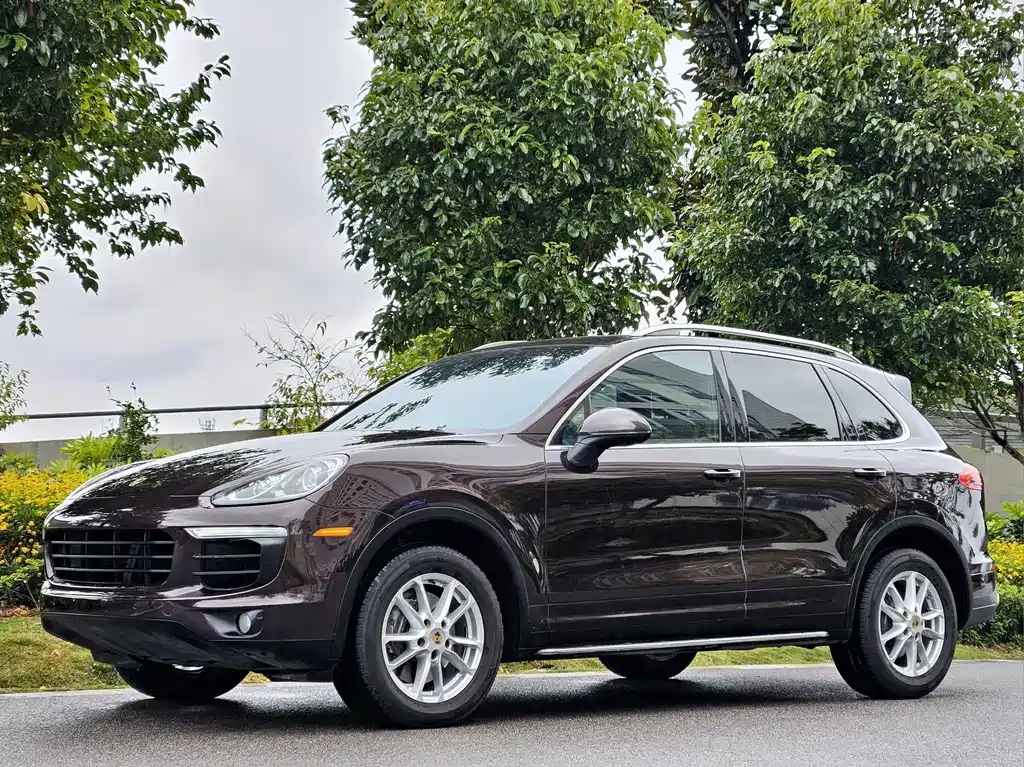 Porsche Cayenne 2015 — фото 1