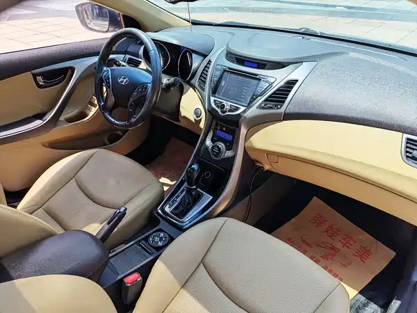 Hyundai Elantra Langdong 2013