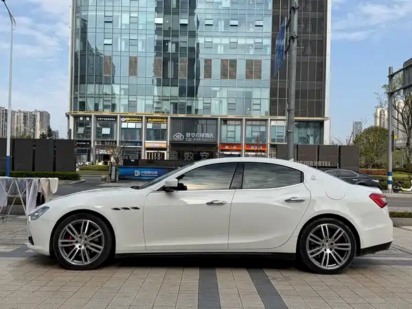 Maserati Ghibli 2015