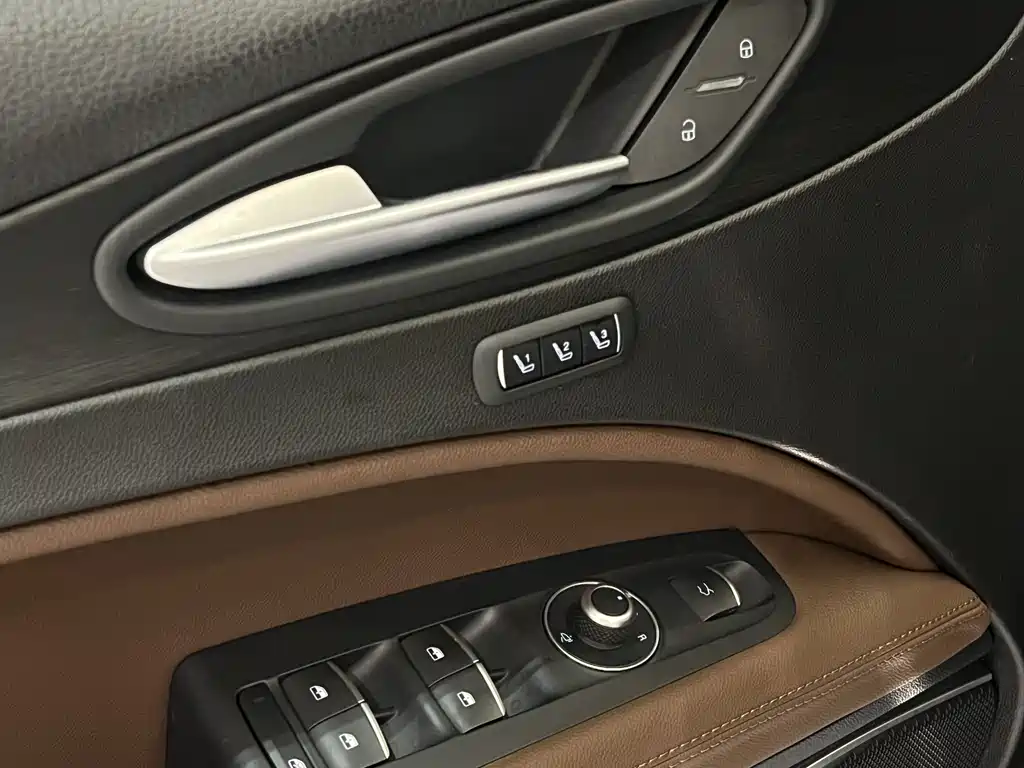 Alfa Romeo Stelvio 2018 — фото 15