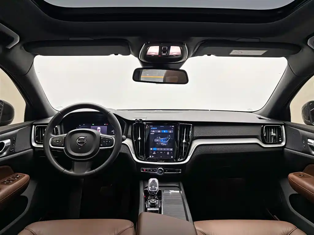 Volvo S60 2023 — фото 21