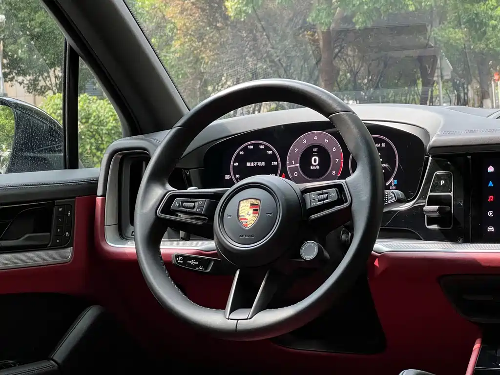 Porsche Cayenne 2023 — фото 18