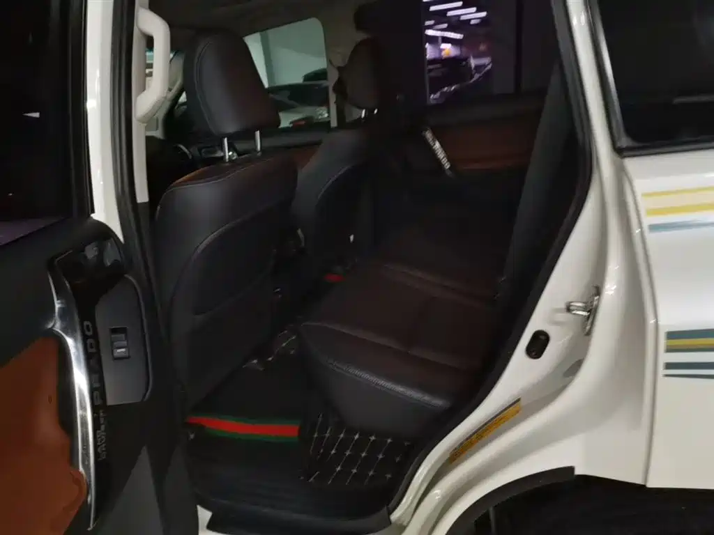 Toyota Prado 2017 — фото 13