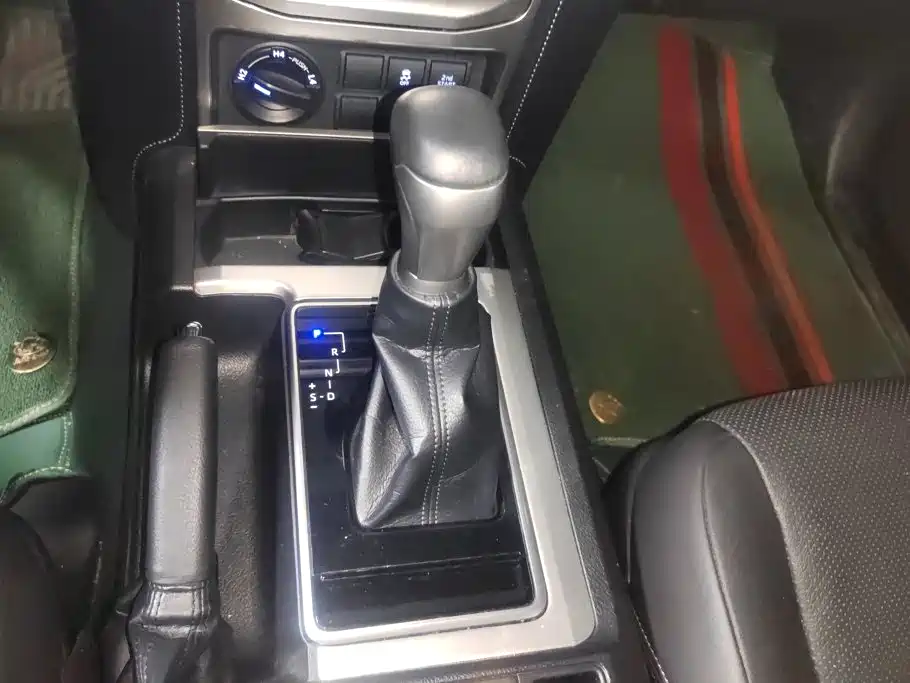 Toyota Prado 2018 — фото 16
