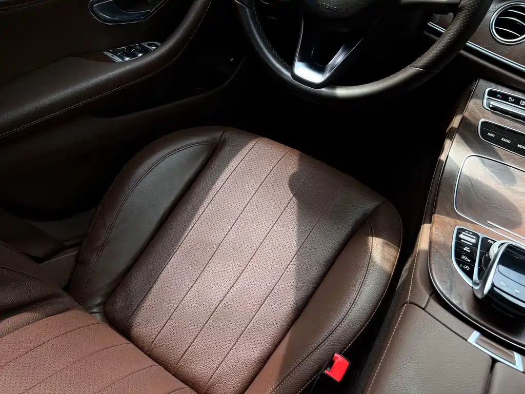 Mercedes-Benz E-Class 2018 — фото 14