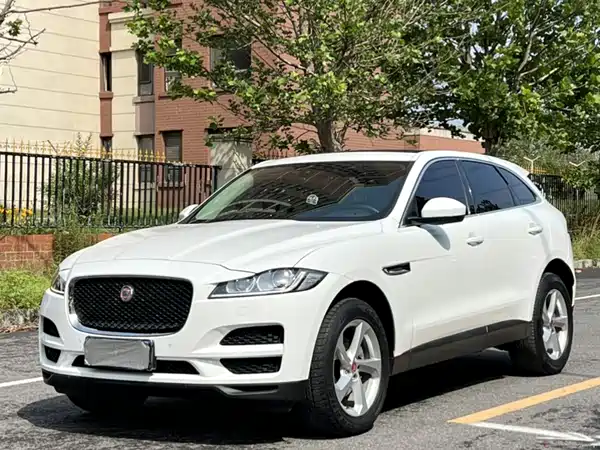 Jaguar F-PACE 2020