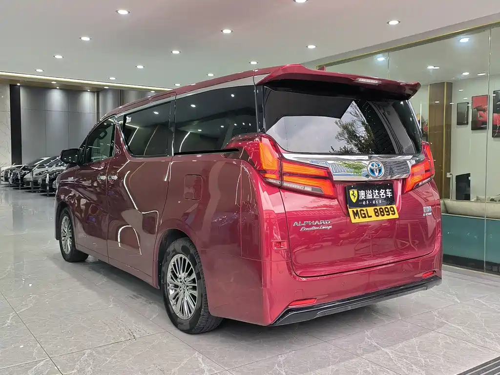 Toyota Alphard 2020 — фото 21