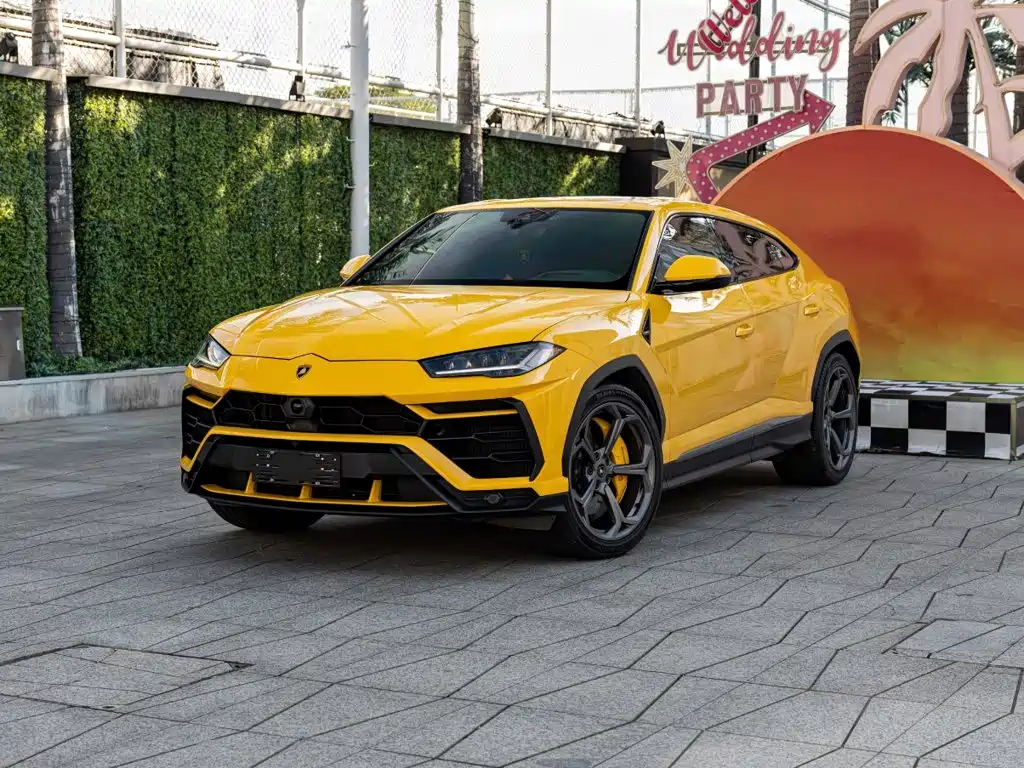 Lamborghini Urus 2023 — фото 1