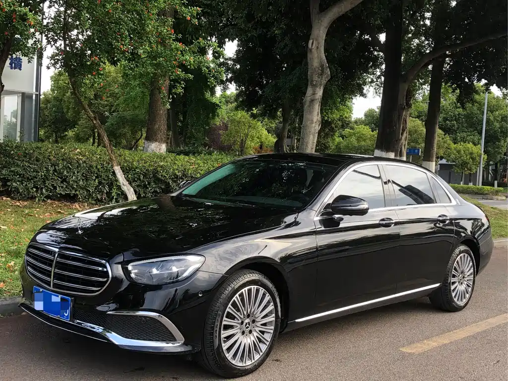 Mercedes-Benz E-Class 2022 — фото 1