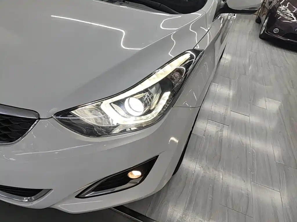 Hyundai Elantra Langdong 2016 — фото 18