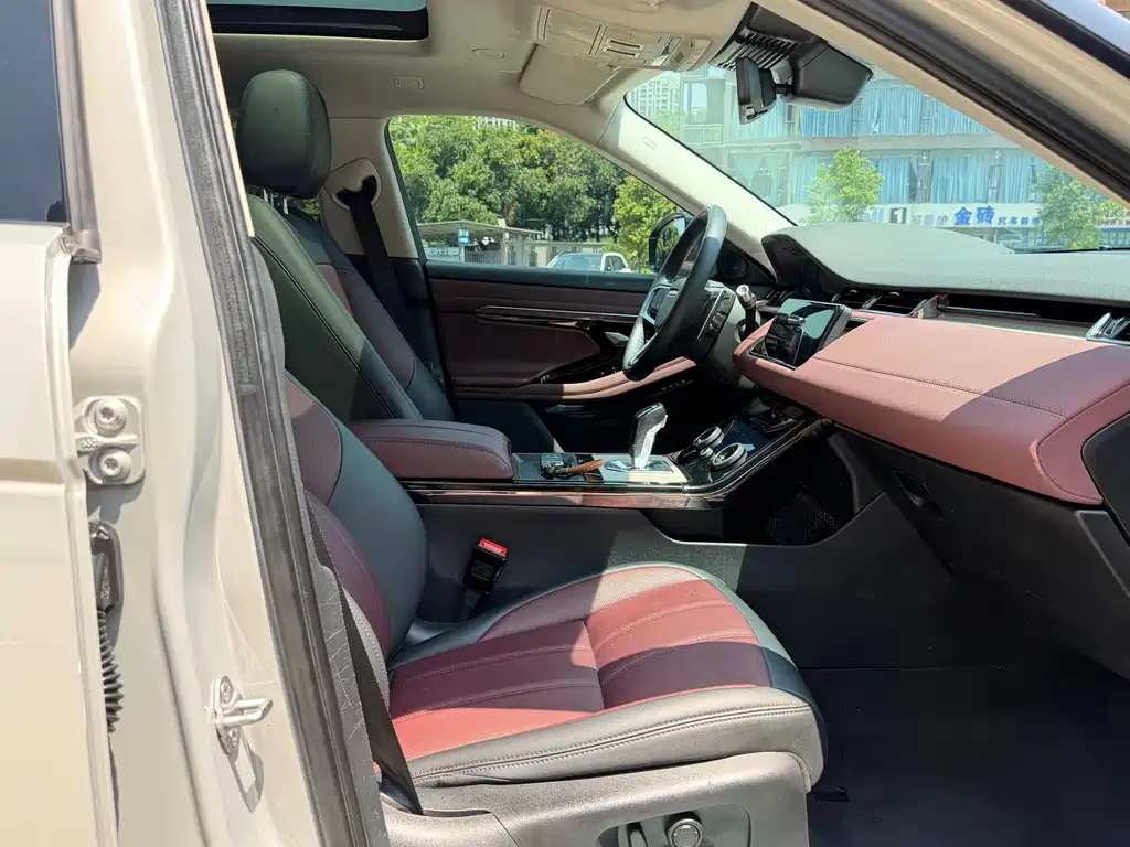 Land Rover Evoque 2023 — фото 13