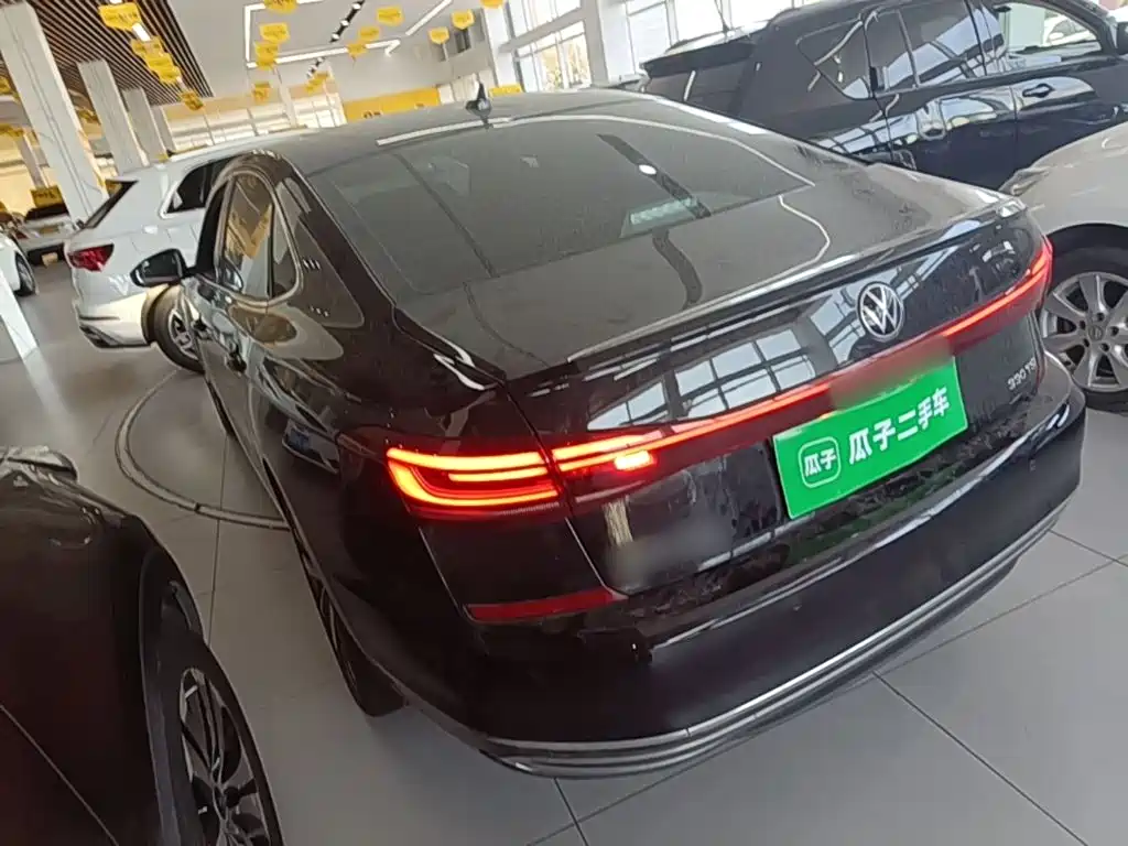 Volkswagen Passat 2024