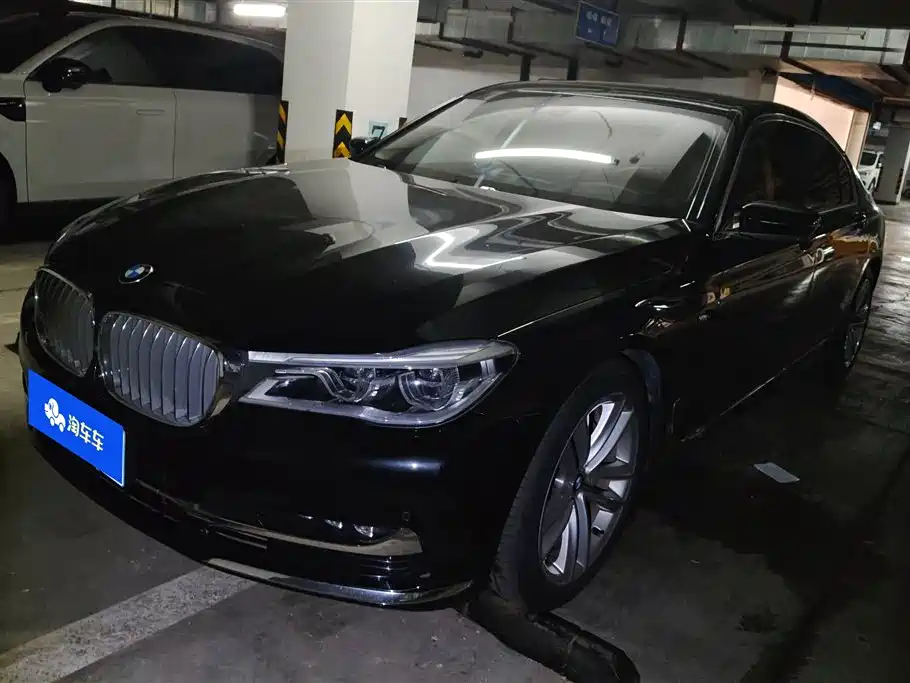 BMW 7 Series 2018 — фото 1