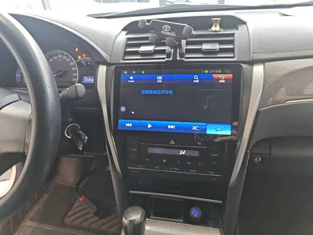 Toyota Camry 2017 — фото 13