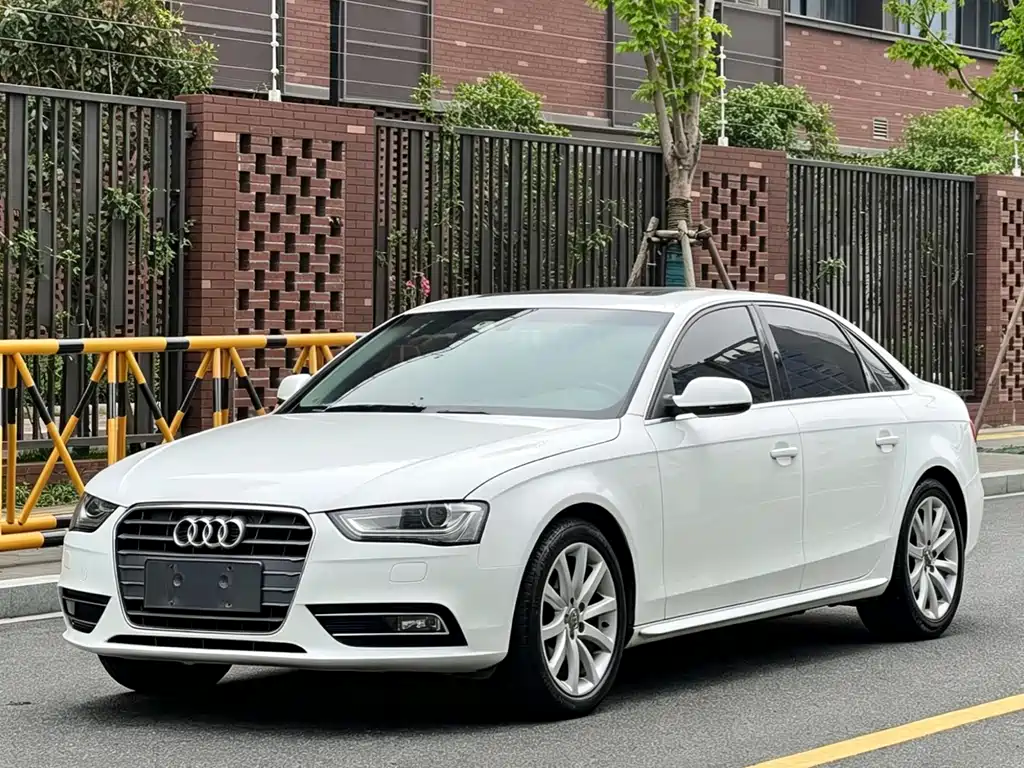 Audi A4L 2015 — фото 1