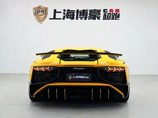 Lamborghini Aventador 2015