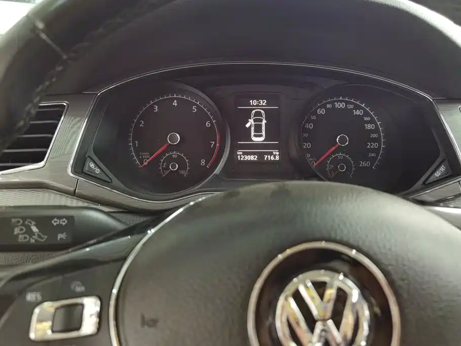 Volkswagen Passat 2018 — фото 14