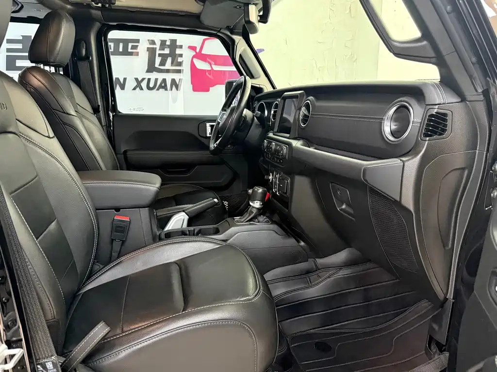 Jeep Gladiator 2023 — фото 12