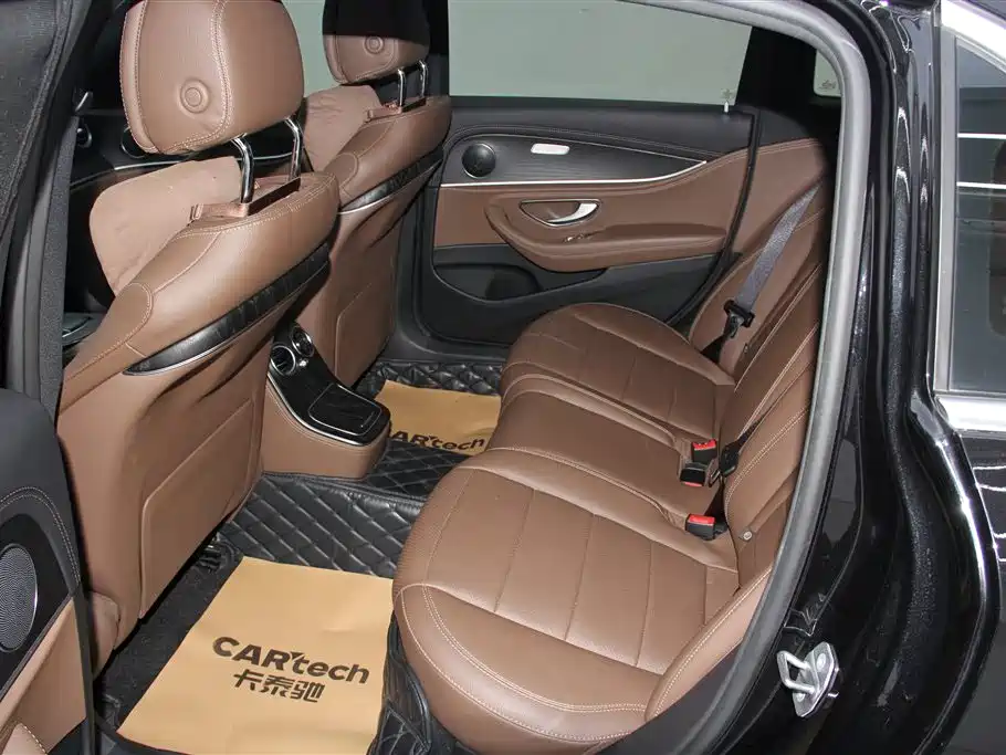 Mercedes-Benz E-Class 2023 — фото 19
