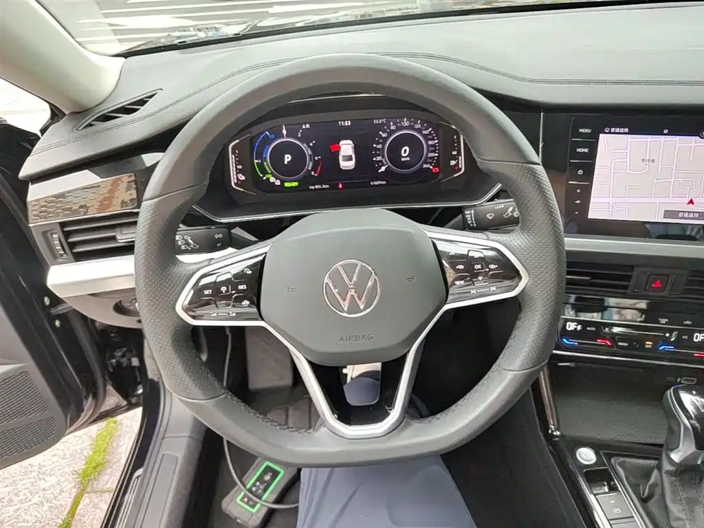 Volkswagen Passat PHEV 2023 — фото 11
