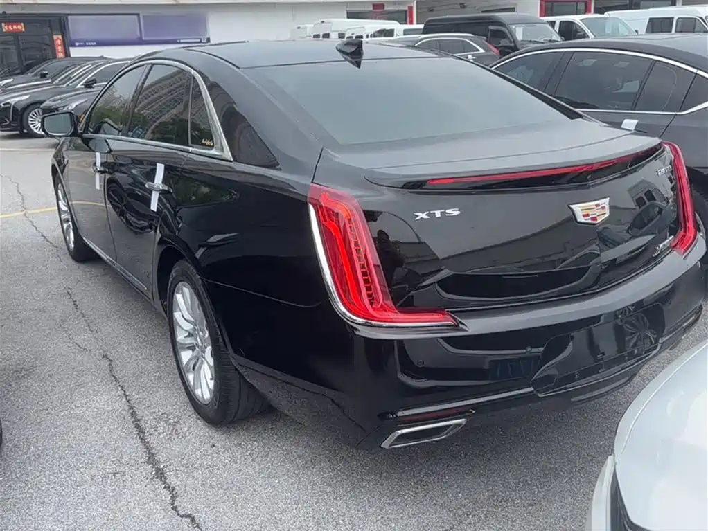Cadillac XTS 2018 — фото 13
