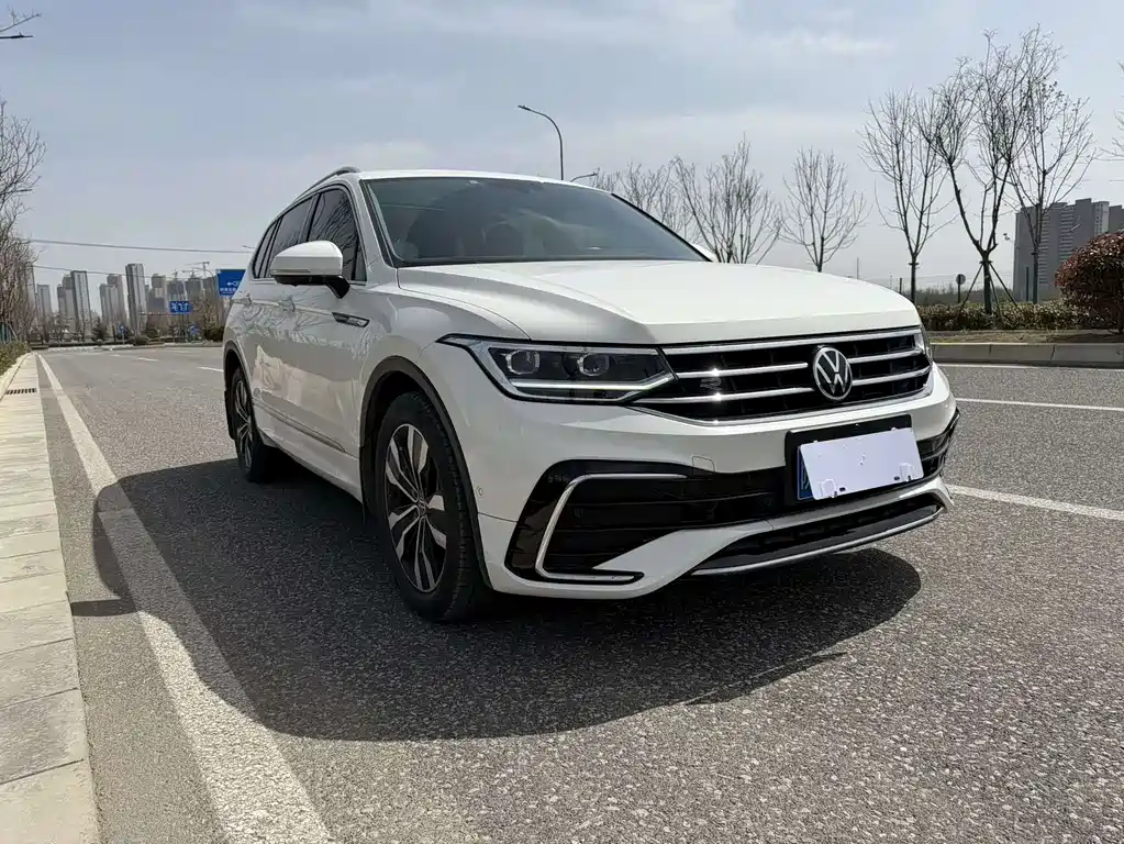 Volkswagen Tiguan L 2022 — фото 3
