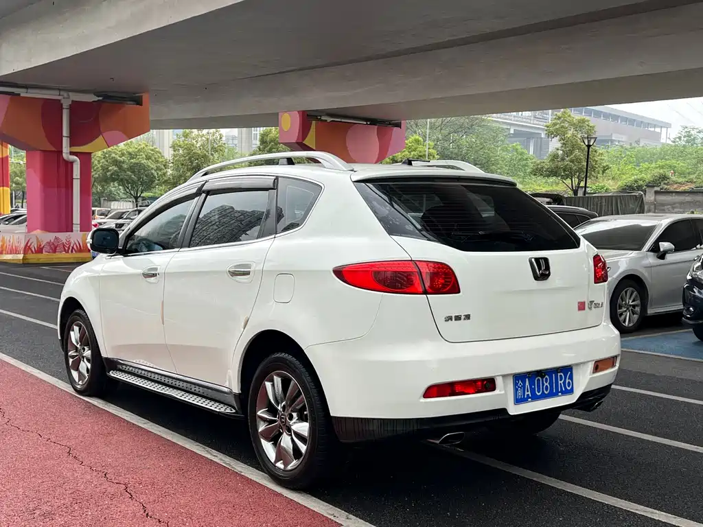 Luxgen Big 7 SUV 2014 — фото 9