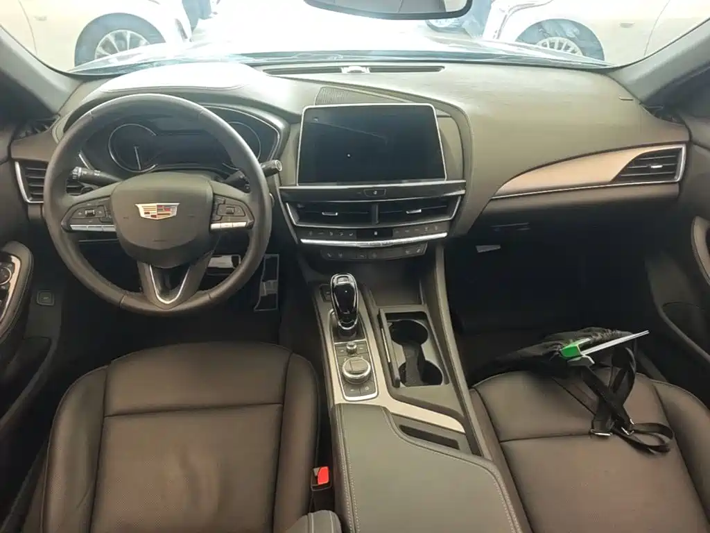 Cadillac CT5 2022 — фото 10