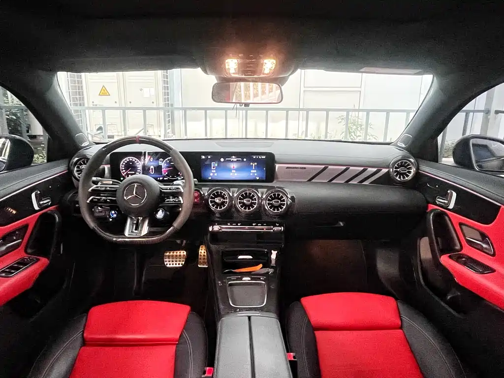 Mercedes-Benz A-Class AMG 2025 — фото 8