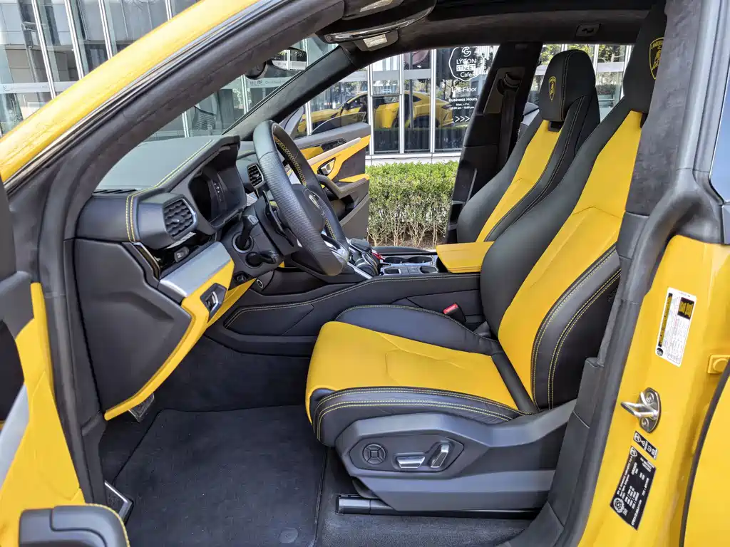 Lamborghini Urus 2023 — фото 12