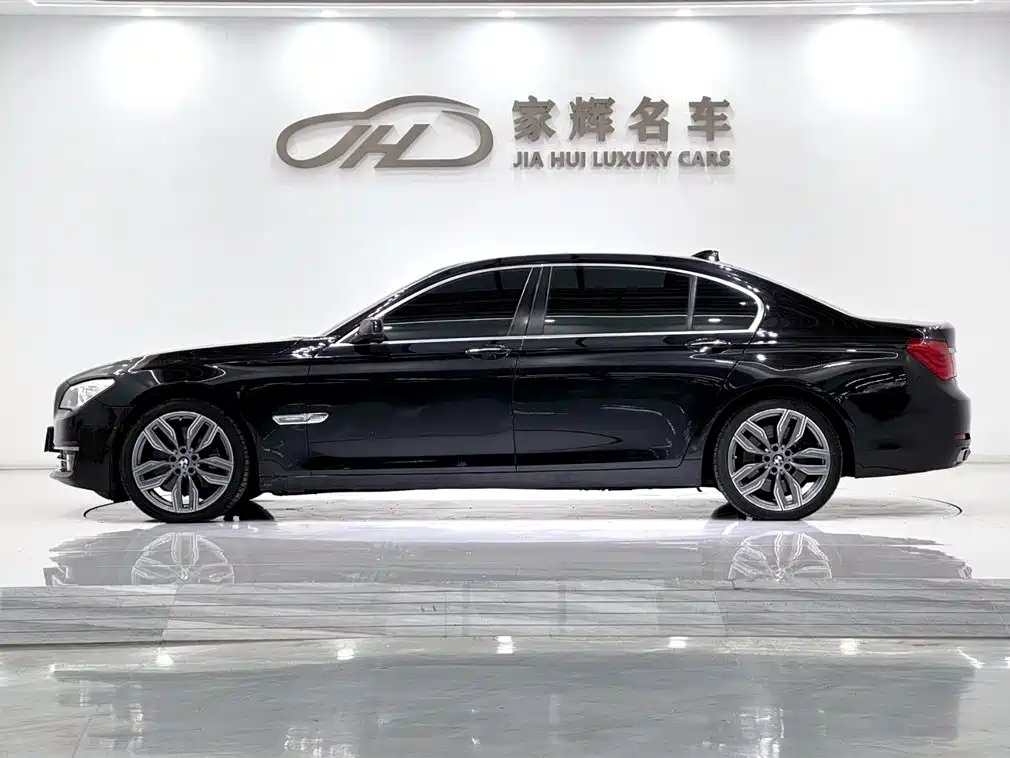 BMW 7 Series 2012 — фото 4