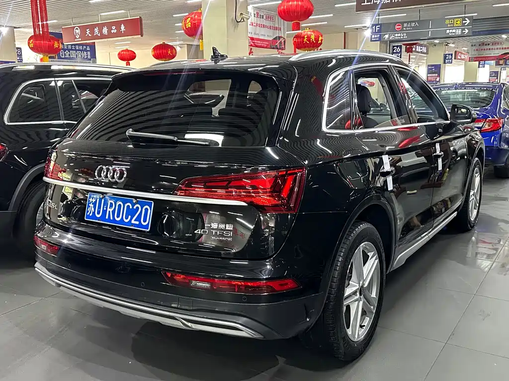 Audi Q5L 2023 — фото 14