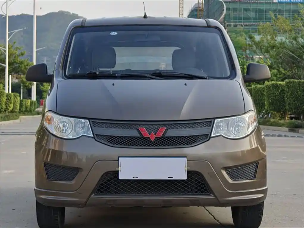 Wuling Hongguang 2017 — фото 2