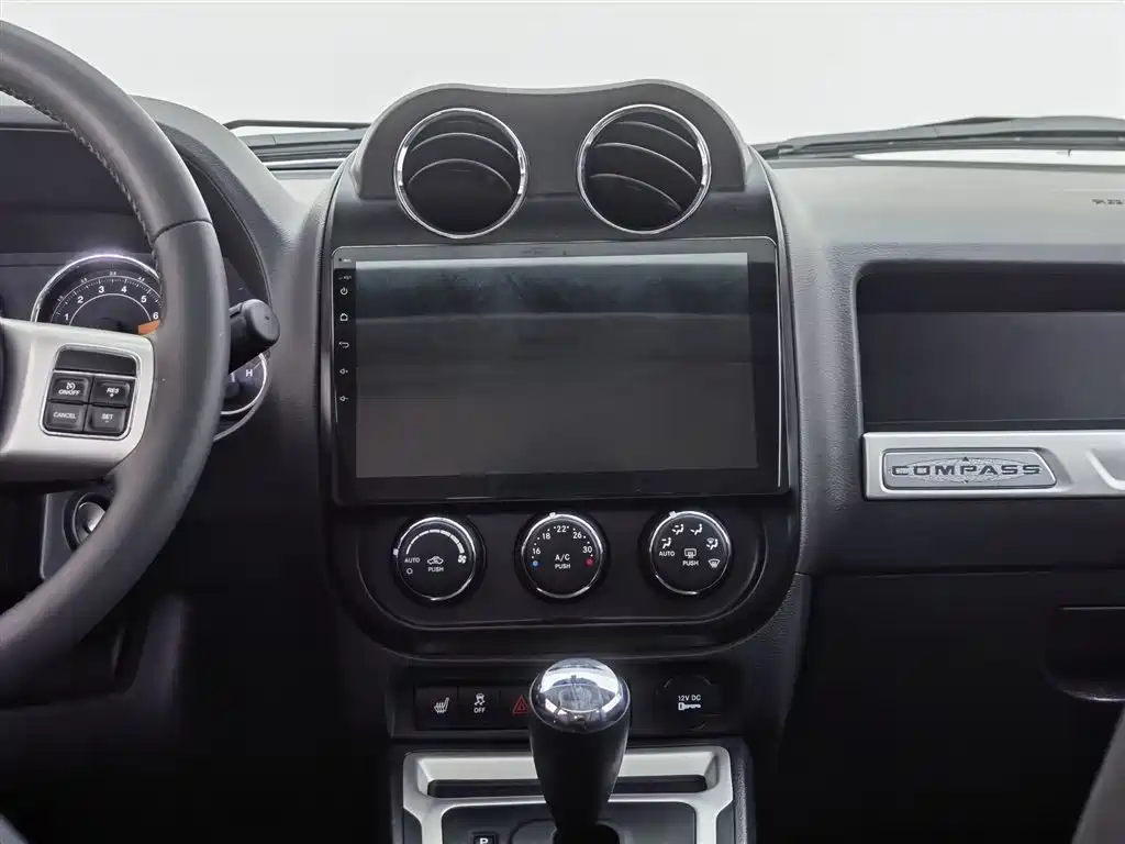 Jeep Compass 2015 — фото 12