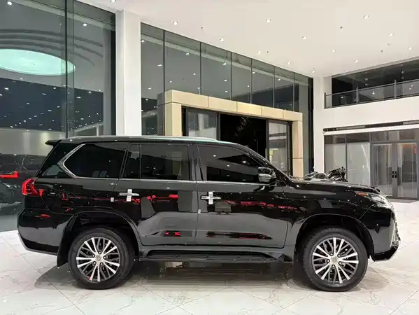 Lexus LX 2017