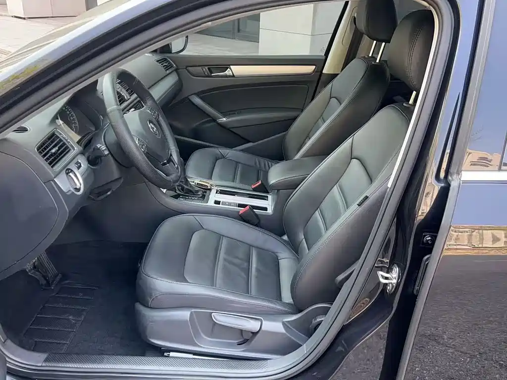 Volkswagen Passat 2015 — фото 12