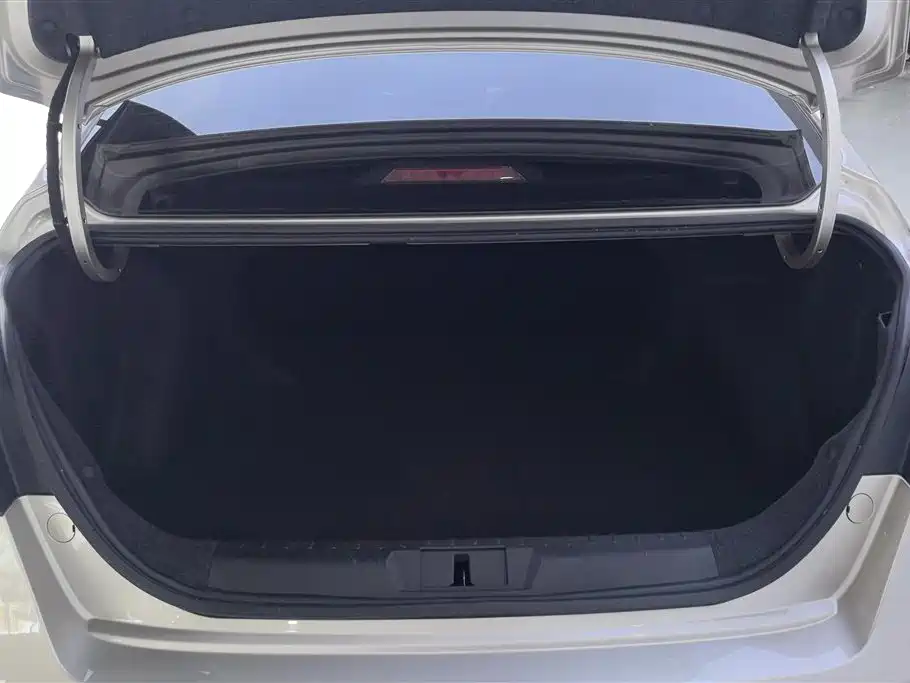 Geely Emgrand 2020 — фото 4