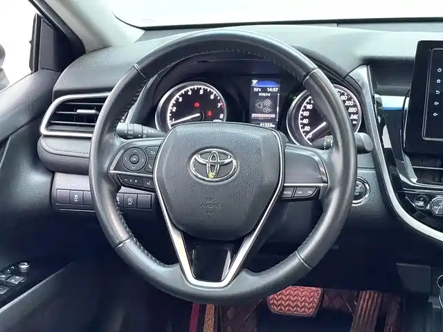 Toyota Camry 2022 — фото 11