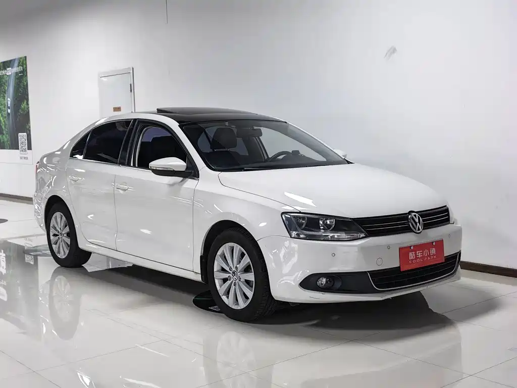 Volkswagen Sagitar 2014