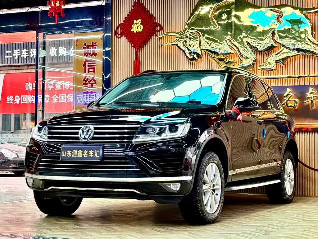 Volkswagen Touareg 2017 — фото 1