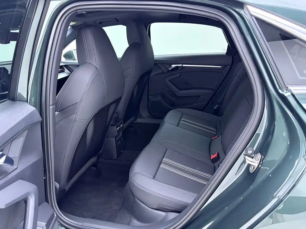 Audi A3 2023 — фото 15