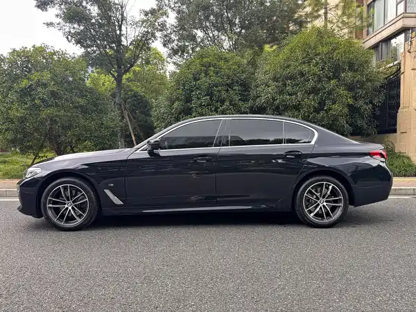 BMW 5 Series 2023