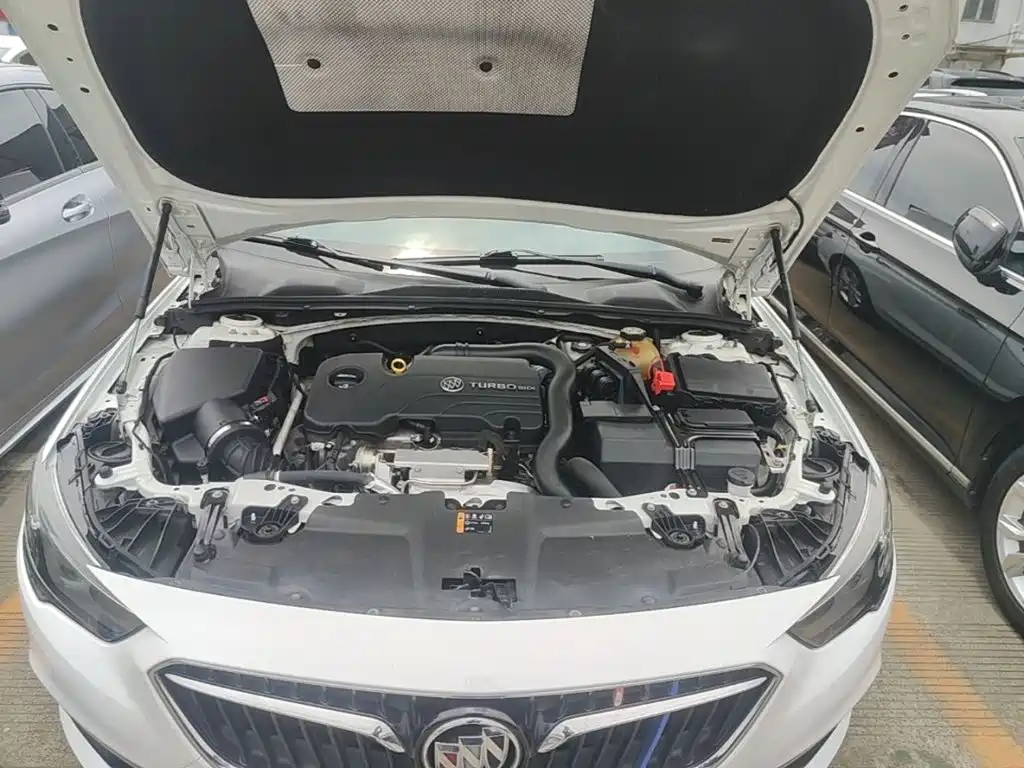 Buick Regal 2018 — фото 20