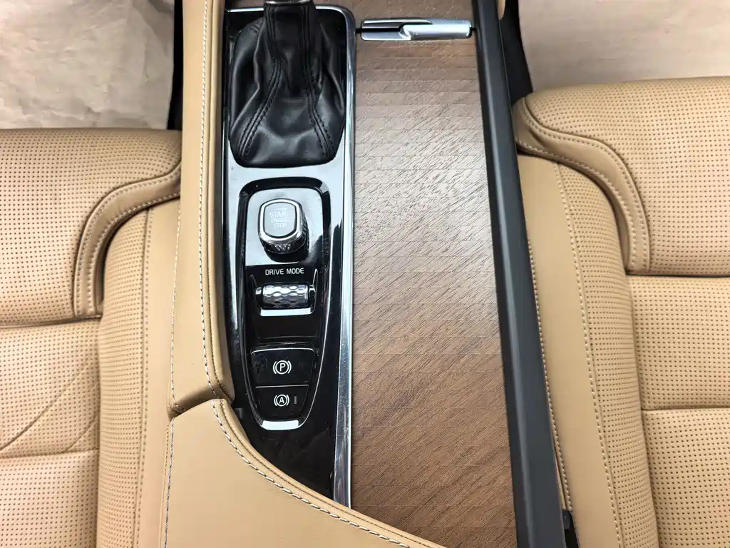 Volvo S90 2017 — фото 26