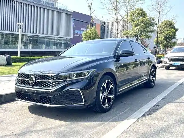 Volkswagen Passat 2024