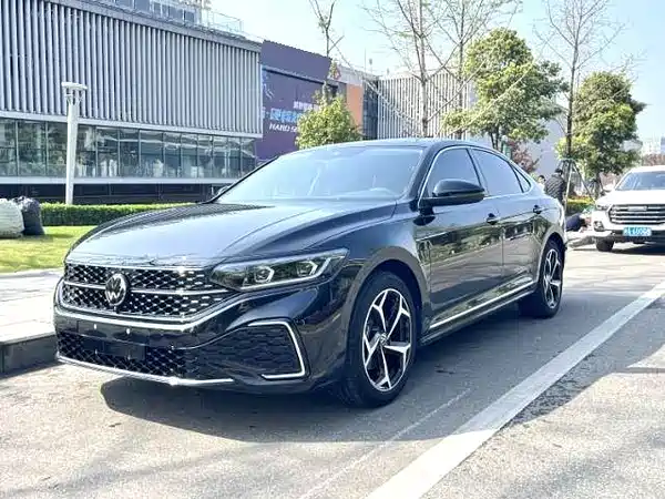 Volkswagen Passat 2024